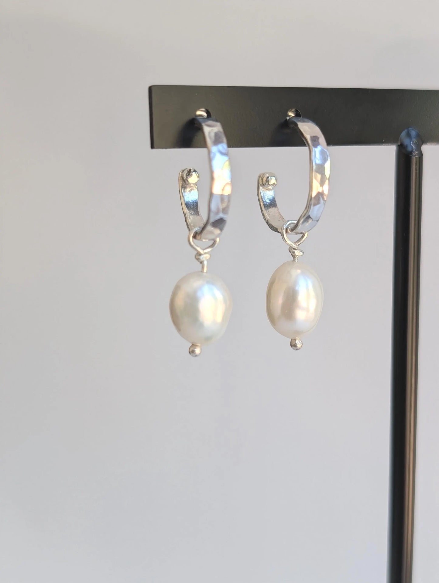 Baroque Pearl Hammered Hoop