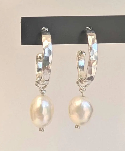 Baroque Pearl Hammered Hoop